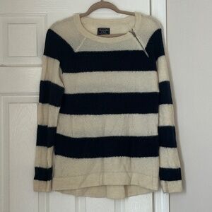 Abercrombie & Fitch Women's Striped Sweater Long Sleeves Medium Zipper Detail